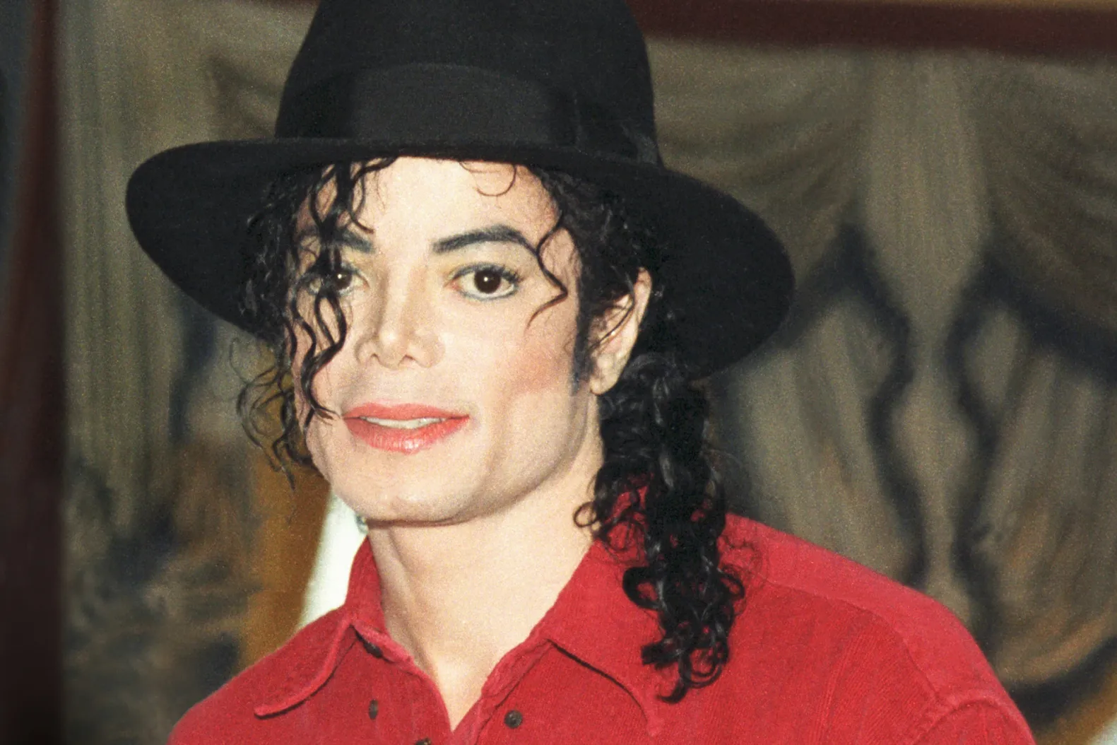 “King of Pop Reigns Supreme: Michael Jackson Earns $600M in 2024 – 16 Years After His Passing”